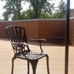 стул на террасе